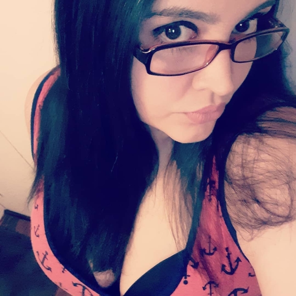 Meet your Posher, Heather - Picture 1 of 1